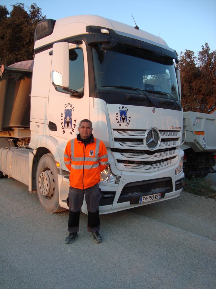 Photo 5 : CPSL a renouvelé ses 5 tracteurs routiers