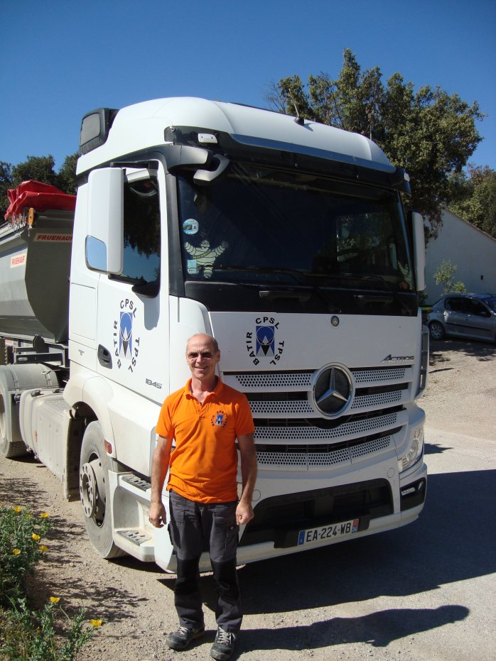 Photo 3 : CPSL a renouvelé ses 5 tracteurs routiers